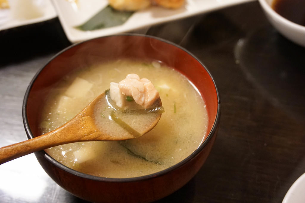 ♚食記♚台北中山【鮨老大 】鮨壽司 旗魚黑輪片 雞翅明太子 鹽烤鯖魚 火烤壽司 鮨丼 刺生丼 12盎司沙朗牛排丼 炸蝦 鹽烤豬五花串 揚出豆腐 綜合生魚片 溫泉蛋 星鰻手卷 平價日式 日本料理 居酒屋 天津街 捷運中山站 - 第16張圖 DSC02506