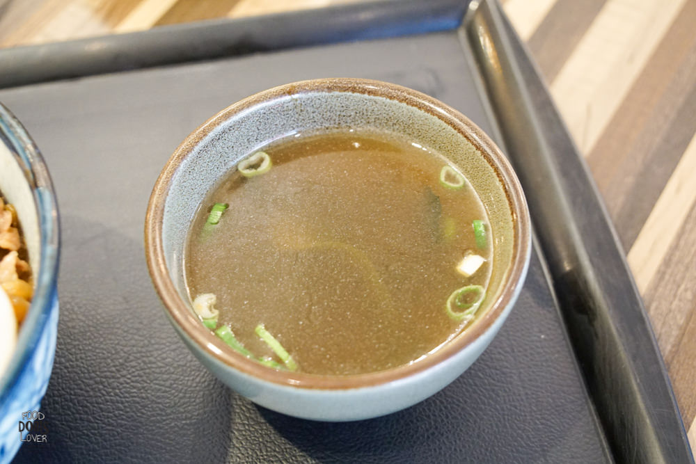 男子漢拉麵食堂》士林美食餐廳推薦-拉麵免費加麵吃很飽｜滿滿的牛肉丼飯