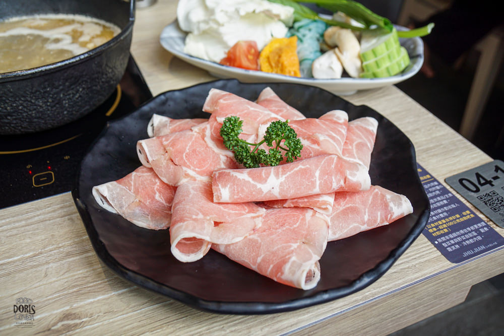 築間幸福鍋物》宜蘭市火鍋餐廳推薦-不用500元就能蔬菜吃到飽｜明治冰淇淋無限供應