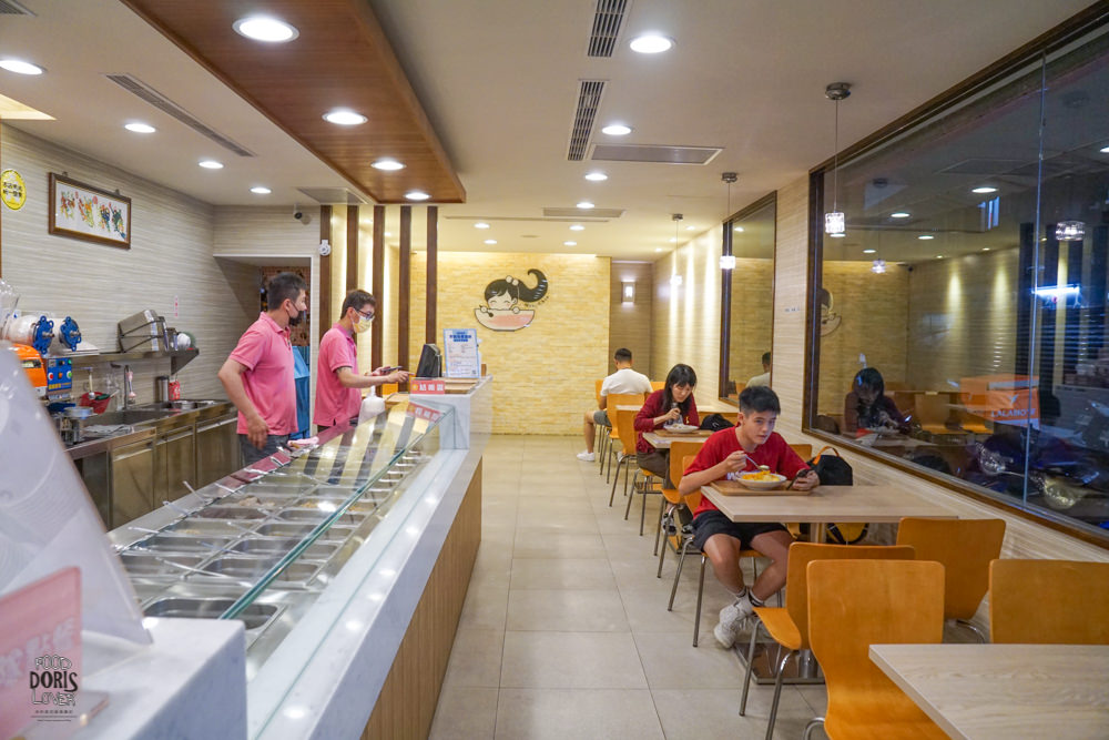 邱太太甜品坊》中山豆花美食推薦-料多實在的好吃剉冰|芋頭大塊綿密 - 第2張圖 邱太太甜品坊》中山豆花美食推薦-料多實在的好吃剉冰|芋頭大塊綿密
