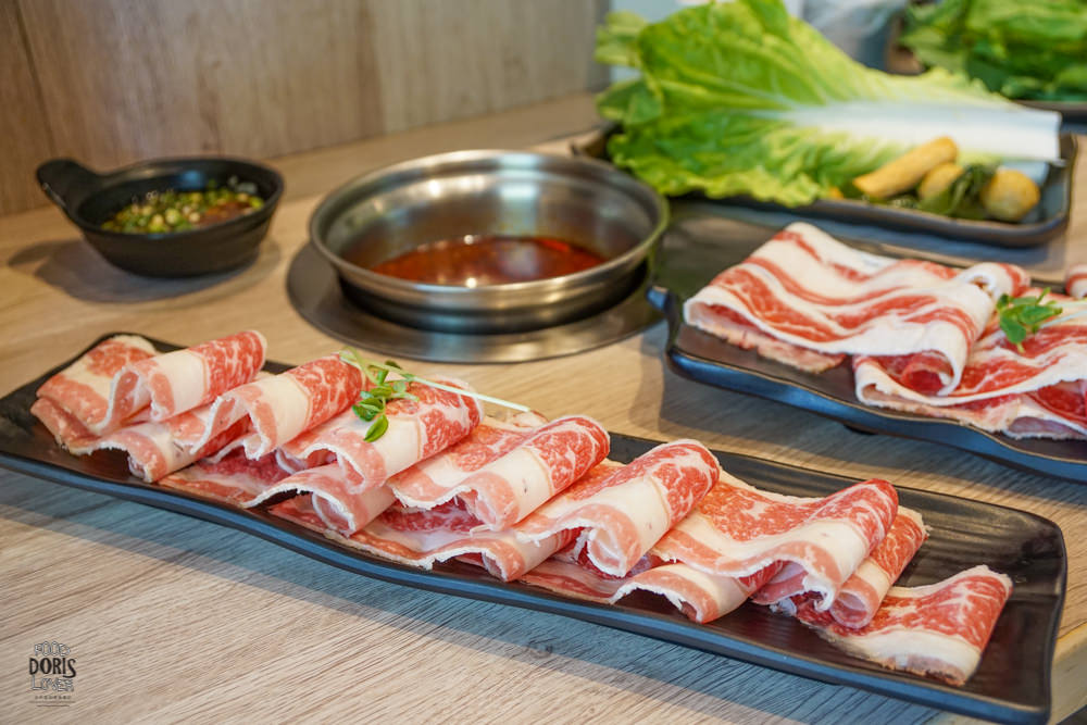 令和日式涮涮鍋》士林美食餐廳推薦-社子自助式蔬菜、火鍋料吃到飽｜平價火鍋店