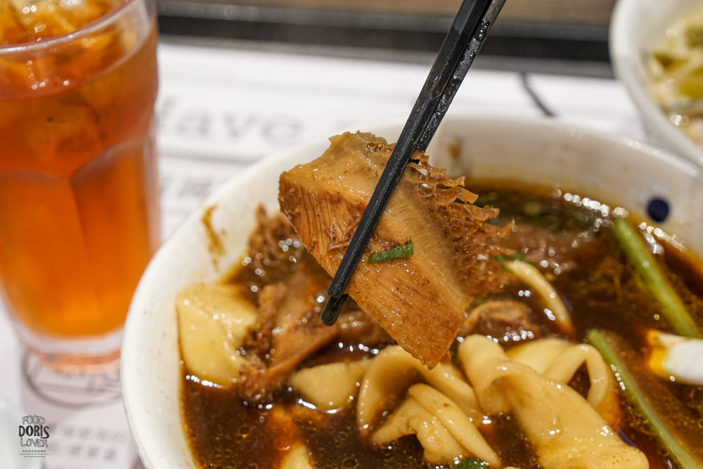 段純貞》新店京站美食推薦-季節限定酸菜魚麵|三寶牛肉麵很經典 - 第5張圖 段純貞》新店京站美食推薦-季節限定酸菜魚麵|三寶牛肉麵很經典