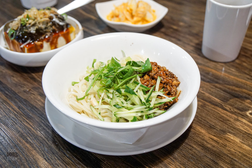 口吅品精緻牛肉麵館》羅東美食餐廳-有氣氛的好吃牛肉麵|慢火熬製的湯底 - 第8張圖 口吅品精緻牛肉麵館》羅東美食餐廳-有氣氛的好吃牛肉麵|慢火熬製的湯底